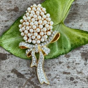 Beautiful Vintage Bouquet of Faux Pearls Tied with a Rhinestone Bow Brooch